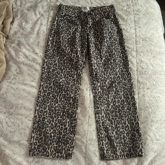 Urban Outfitters BDG Cheetah Jeans Size 28 - Picture 1 of 2